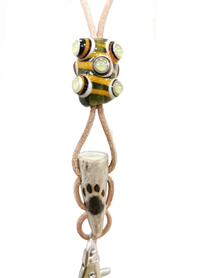Bracco Original whistle strap made of natural materials, bead- paw, magic eye.